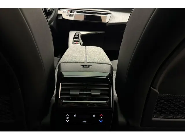 Peugeot 5008 1.2 Hybrid GT 2025 Hybride Benzine 17