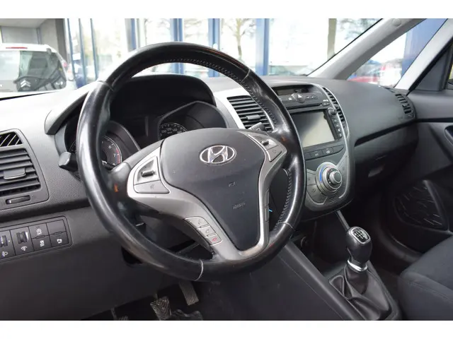 Hyundai ix20 1.4i Go! 2017 Benzine 12