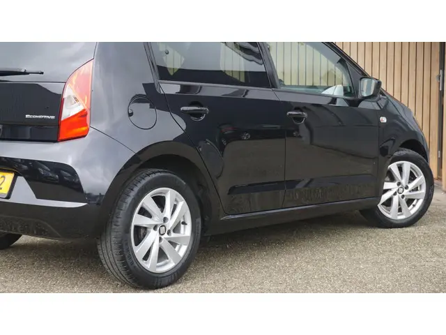 SEAT Mii 1.0 60PK 5Drs Sport Dynamic 2014 Benzine 26