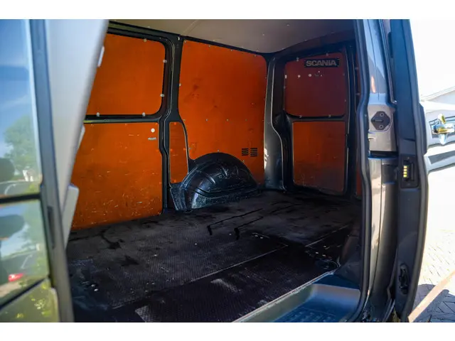 Volkswagen Transporter 2.0 TDI L1H1 28 2021 Diesel 16