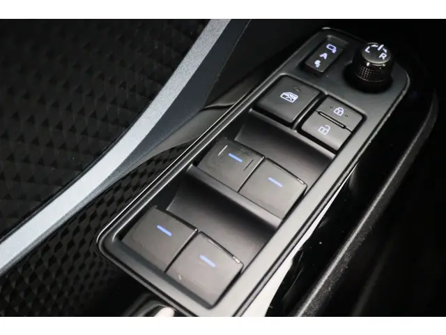 Toyota C-HR 1.8 Hybrid Dynamic 2020 Hybride Benzine 29