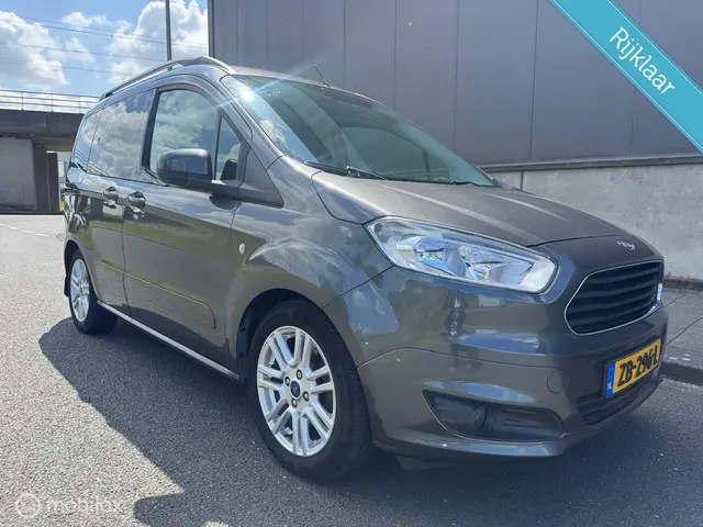 Ford Tourneo Courier 1.0 Titanium 2016 Benzine 2