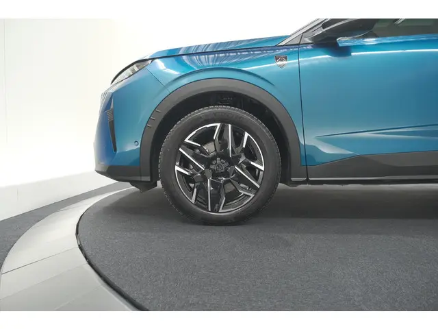 Peugeot 5008 1.2 Hybrid 136 GT 2024 Hybride Benzine 17