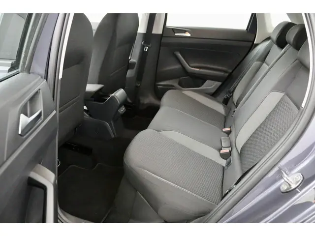Volkswagen Polo 1.0 TSI Life antraciet 2023 Benzine 14