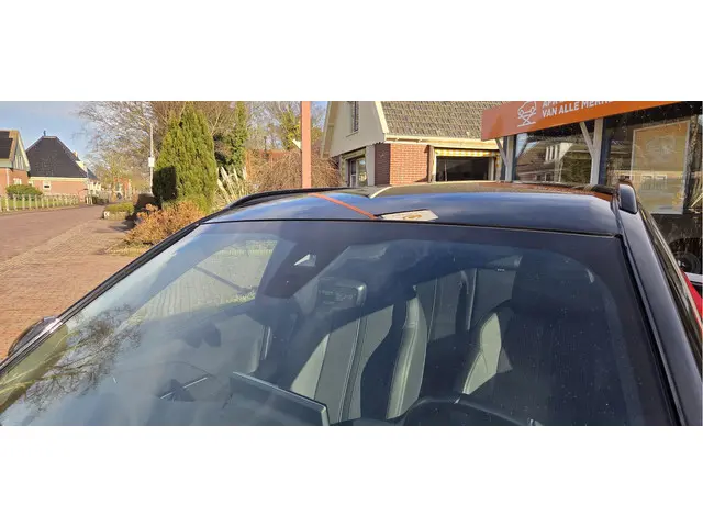 Peugeot 2008 1.2 PureTech GT Pack 2021 Benzine 36