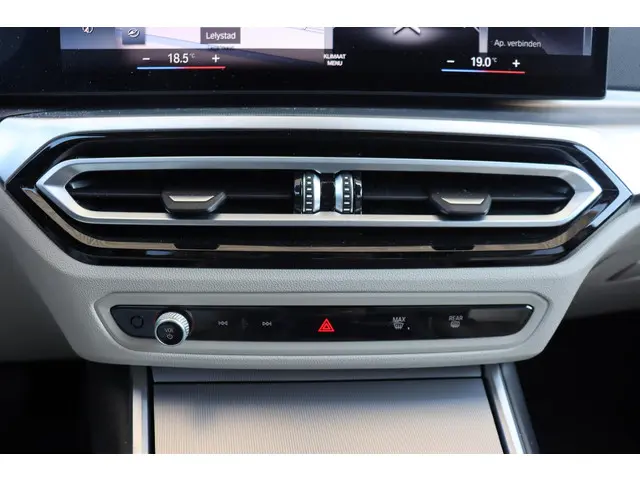 BMW i4 eDrive40 High Executive 84 kWh 2022 Elektrisch 24