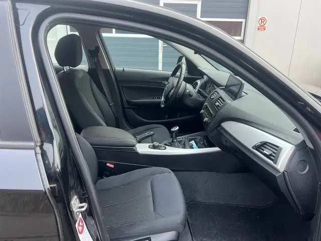 BMW 1 Serie 114i Business+ | Navi + Airco 2012 Benzine 9