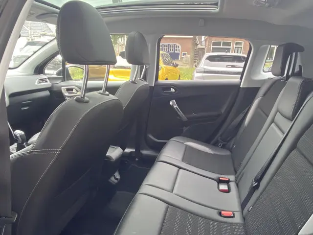 Peugeot 2008 1.2T 110pk Allure 2018 Benzine 8