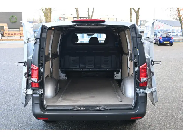 Mercedes-Benz Vito 116 CDI L2 2023 Diesel 12