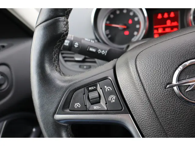 Opel Zafira Tourer 1.4 Cosmo Trekhaak 2013 Benzine 17