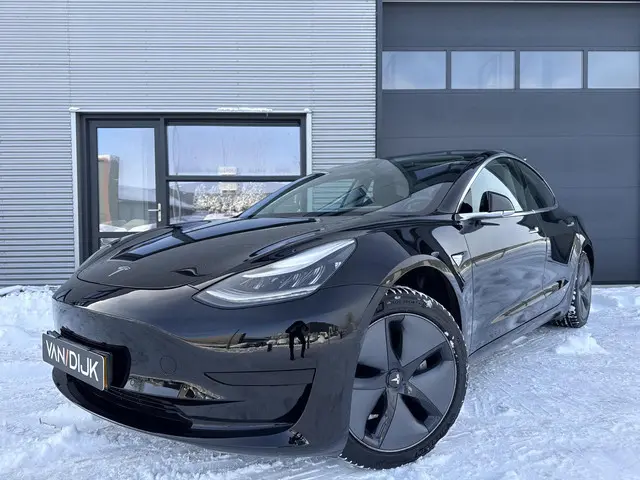 Tesla Model 3 3