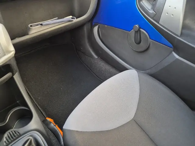Peugeot 107 1.0 Access Accent Airco 2013 Benzine 9