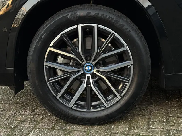 BMW X1 xDrive25e M SPORT 2025 Hybride Benzine 13