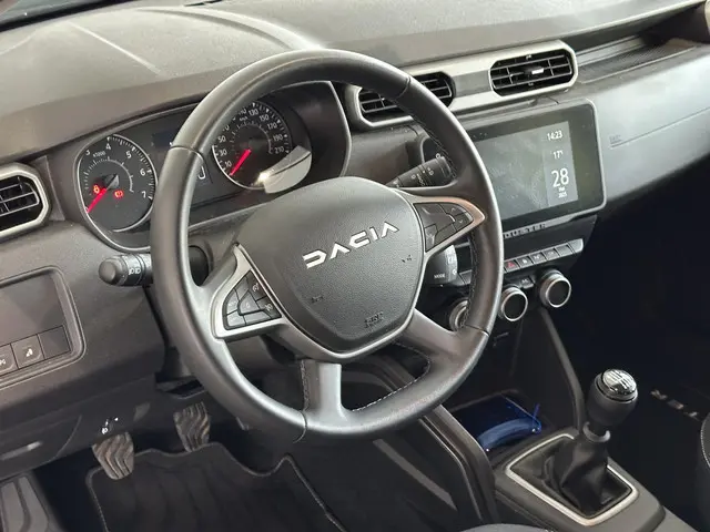Dacia Duster 1.0 TCe 100 ECO-G Journey 2023 Benzine 23