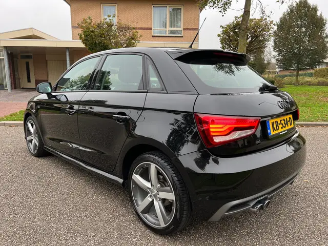Audi A1 Sportback 1.4 TFSI Adrenalin 2016 Benzine 3