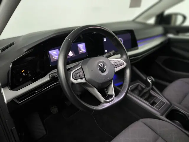 Volkswagen Golf 1.0 TSI Life 2022 Benzine 19