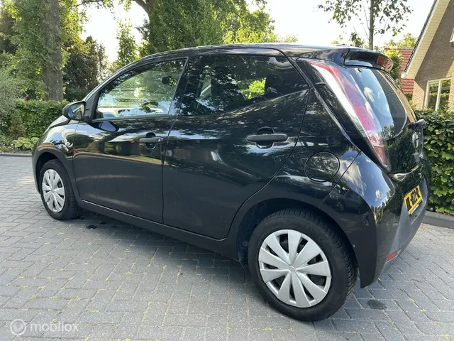 Toyota Aygo 1.0 VVT-i x 2015 Benzine 4