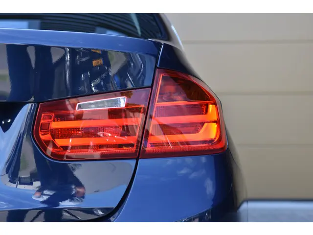 BMW 3 Serie 335i High Executive 2014 Benzine 9
