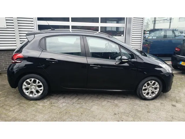 Peugeot 208 1.2 PureTech Blue Lion 2016 Benzine 4