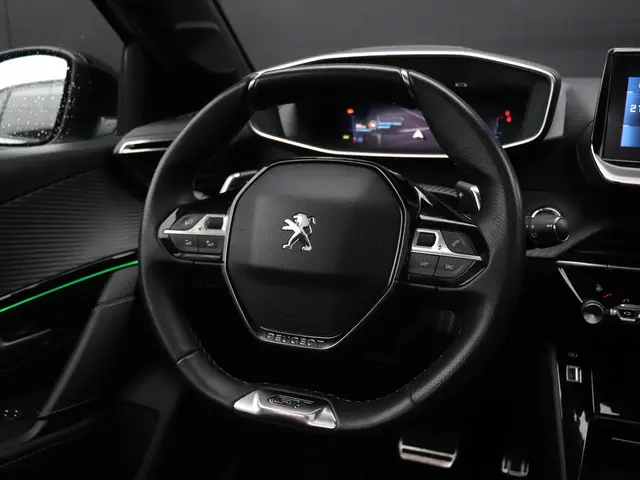 Peugeot 208 1.2 PureTech GT Pack 2021 Benzine 20