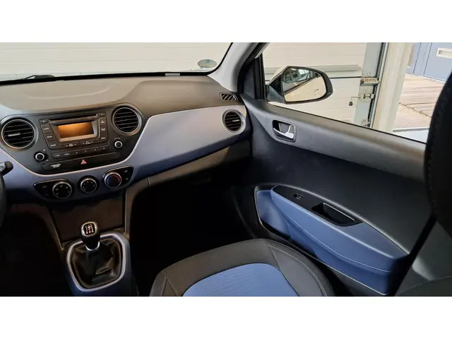 Hyundai i10 1.0i i-Motion Premium 2015 Benzine 12