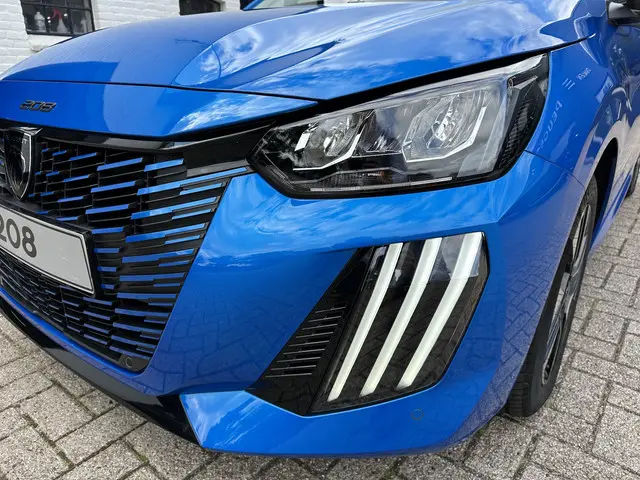 Peugeot 208 1.2 Turbo 100 PK Allure 2025 Benzine 38