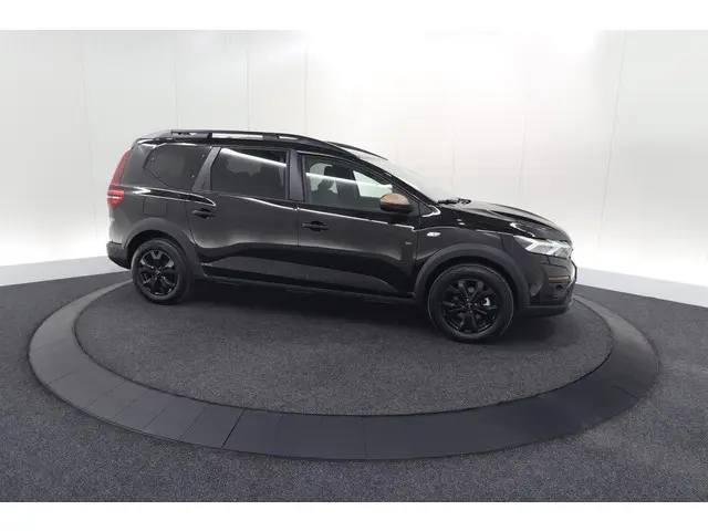 Dacia Jogger 1.6 Hybrid 140 Extreme 2025 Hybride Benzine 8