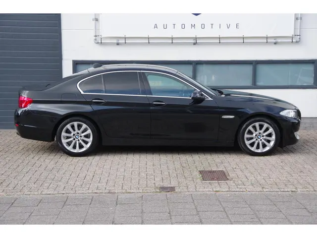 BMW 5 Serie 520i Upgrade Edition 2013 Benzine 21