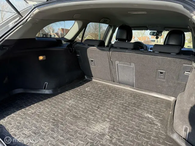 Toyota Avensis 1.8 VVTi Business 2012 Benzine 13