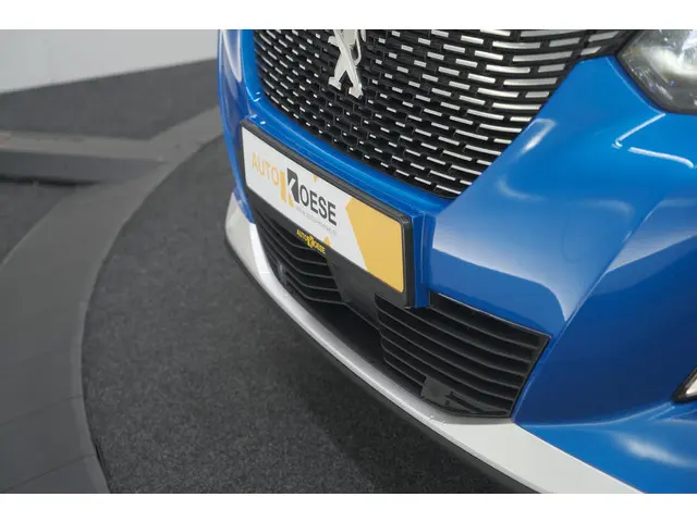 Peugeot 2008 PureTech 130 Allure 2020 Benzine 18