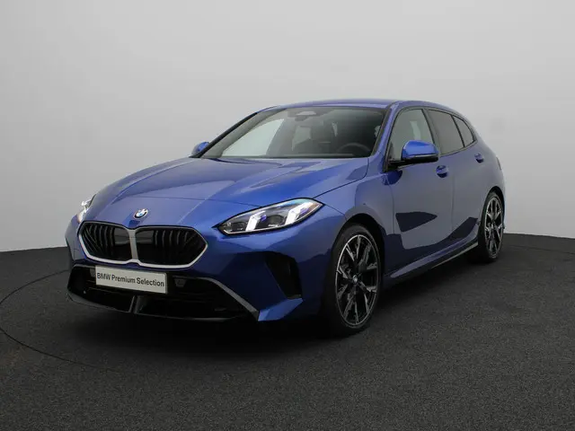 BMW 1 Serie 120 2025 Benzine 21