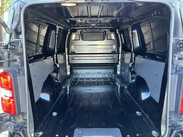 Opel Vivaro 2.0 CDTI 150 PK L3H1 Innovation 2021 Diesel 31
