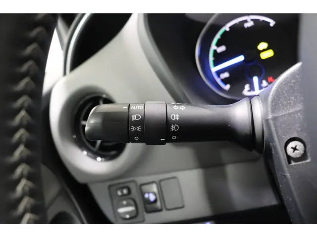 Toyota Yaris 1.5 Hybrid Dynamic, 2020 Hybride Benzine 19