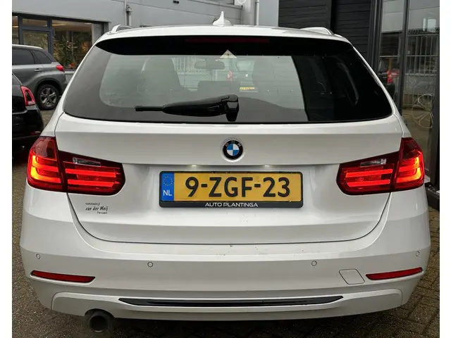 BMW 3 Serie Touring 316i High Executive 2015 Benzine 4