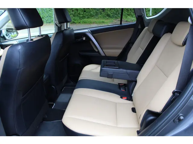 Toyota RAV4 2.5 Hybrid Energy Plus 2019 Hybride Benzine 17