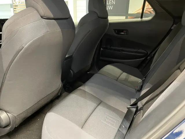 Toyota C-HR 1.8 Hybrid 140 Dynamic 2025 Hybride Benzine 19