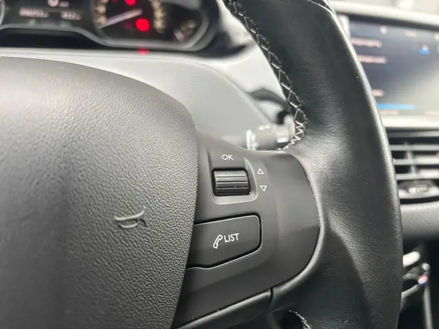 Peugeot 208 1.2 PureTech Allure 2017 Benzine 21