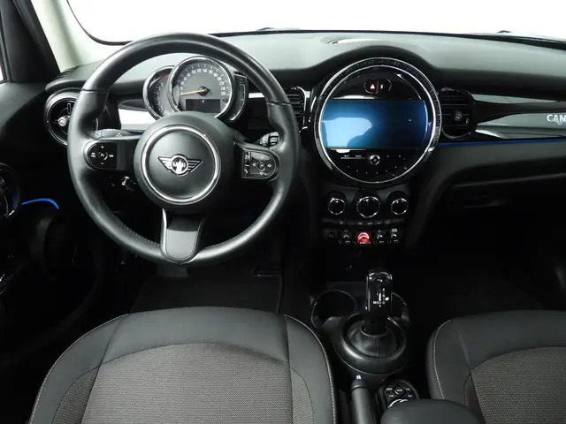 MINI 5-Deurs Cooper 2023 Benzine 10