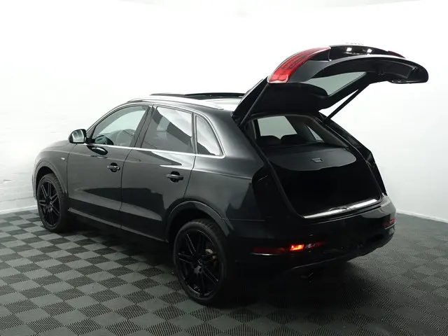 Audi Q3 2.0 TFSI Quattro S-line Aut- 2015 Benzine 37