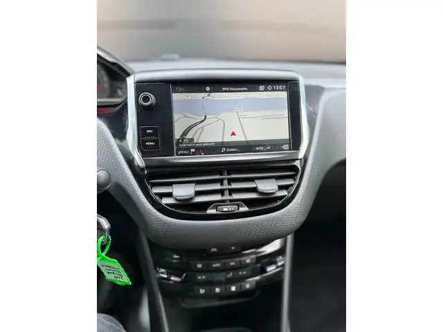 Peugeot 208 1.2 PureTech Allure 2018 Benzine 39