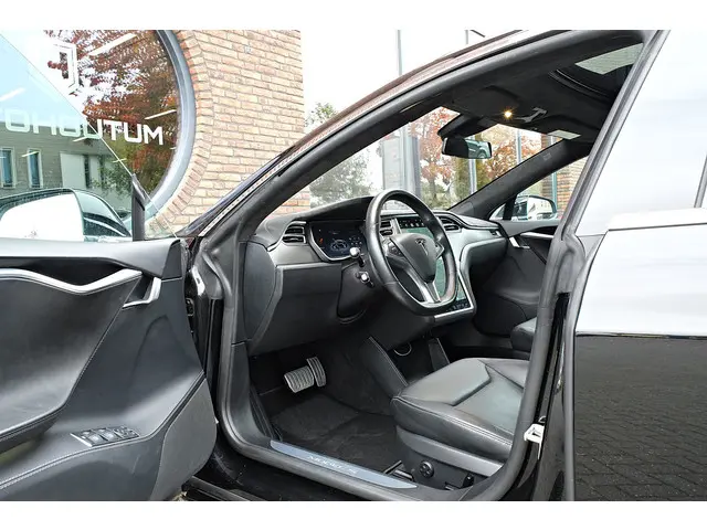 Tesla Model S P85D 700 PK 2015 Elektrisch 5