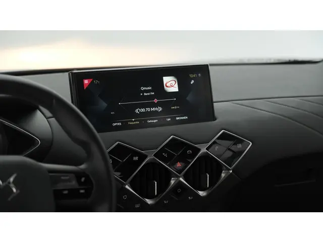 DS DS 3 Crossback PureTech 100 Montmartre 2022 Benzine 39