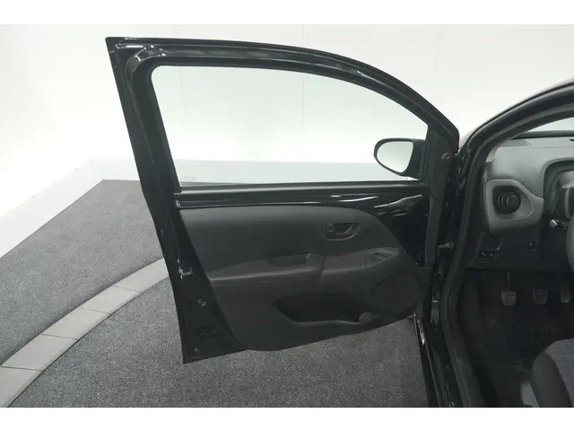Peugeot 108 1.0 e-VTi Active 2021 Benzine 48