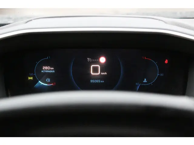 Peugeot 2008 1.5 BlueHDi Blue Lease Allure 2020 Diesel 18