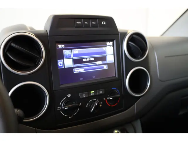 Peugeot Partner Tepee PT 110 Active 2018 Benzine 23