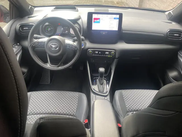 Toyota Yaris 1.5 Hybrid Executive 2023 Hybride Benzine 17