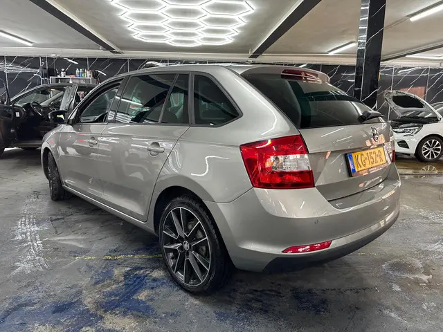 Škoda Rapid Spaceback 1.2 TSI Greentech JOY 2016 Benzine 18