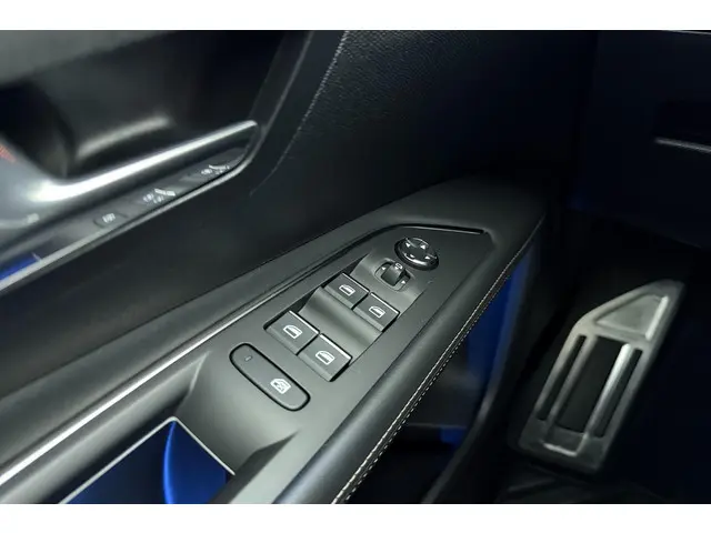 Peugeot 3008 1.6 HYbrid 225 GT 2021 Hybride Benzine 18