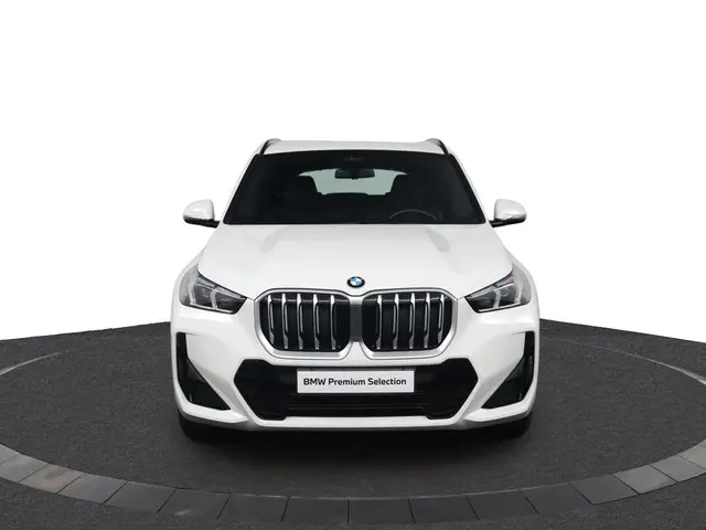BMW X1 sDrive18i 2023 Benzine 13