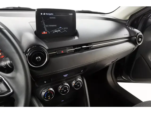 Mazda 2 1.5 90pk Sports-line 2017 Benzine 18